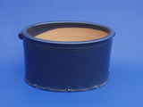 Ein weiteres Bild des blauen Keramik Boxboidl Weinkühlers in Irdenware Keramik, ohne Verzierung und schlicht gehalten